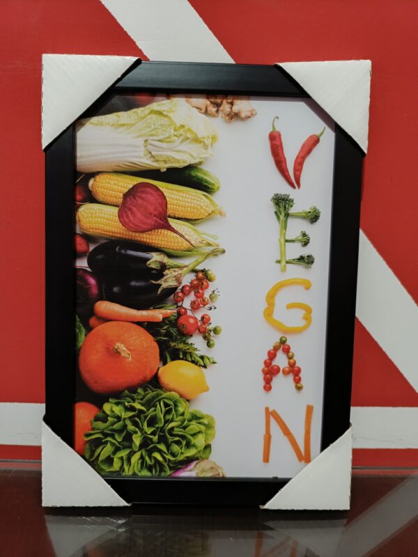 quadro vegan escrito com legumes